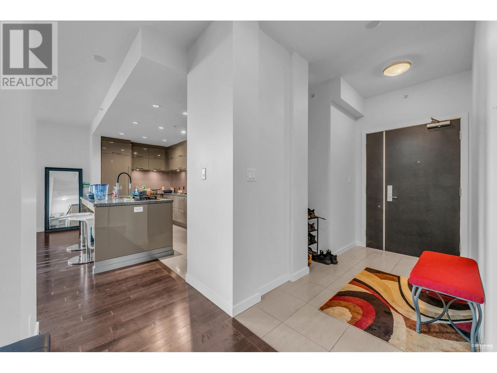 Listing Picture 8 of 34 : 206 6093 IONA DRIVE, Vancouver / 溫哥華 - 魯藝地產 Yvonne Lu Group - MLS Medallion Club Member