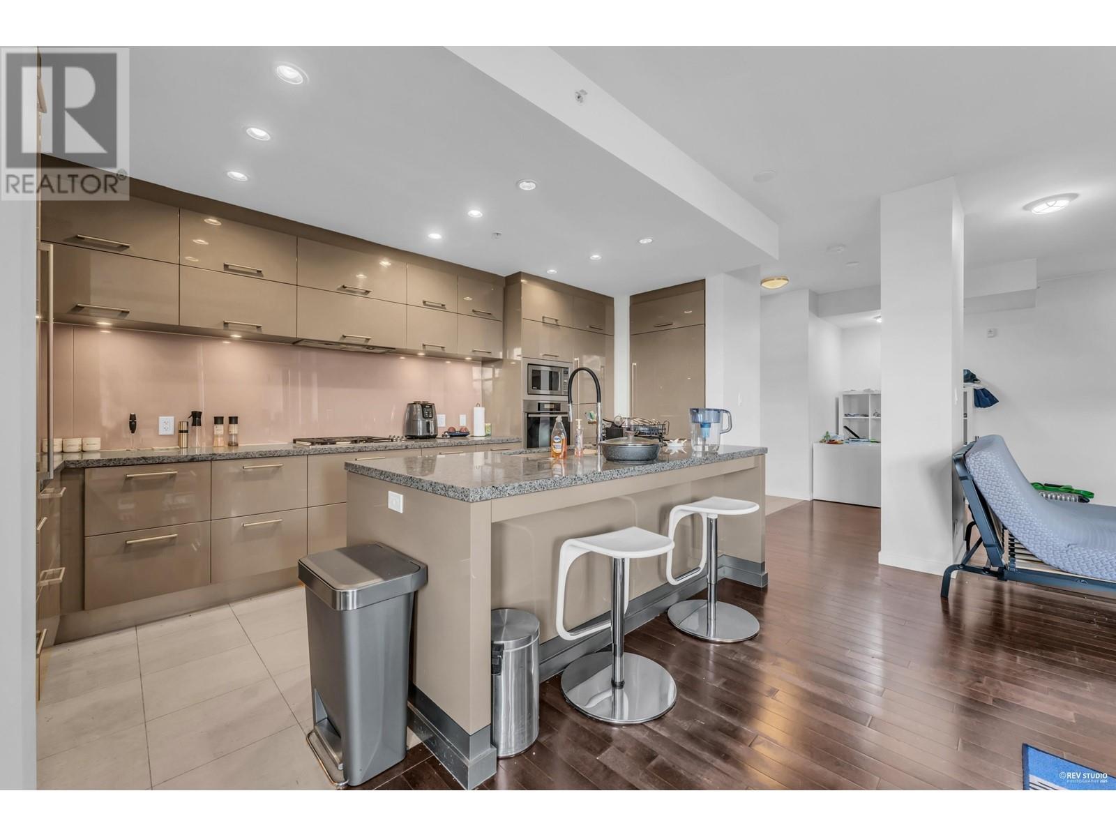 Listing Picture 5 of 34 : 206 6093 IONA DRIVE, Vancouver / 溫哥華 - 魯藝地產 Yvonne Lu Group - MLS Medallion Club Member