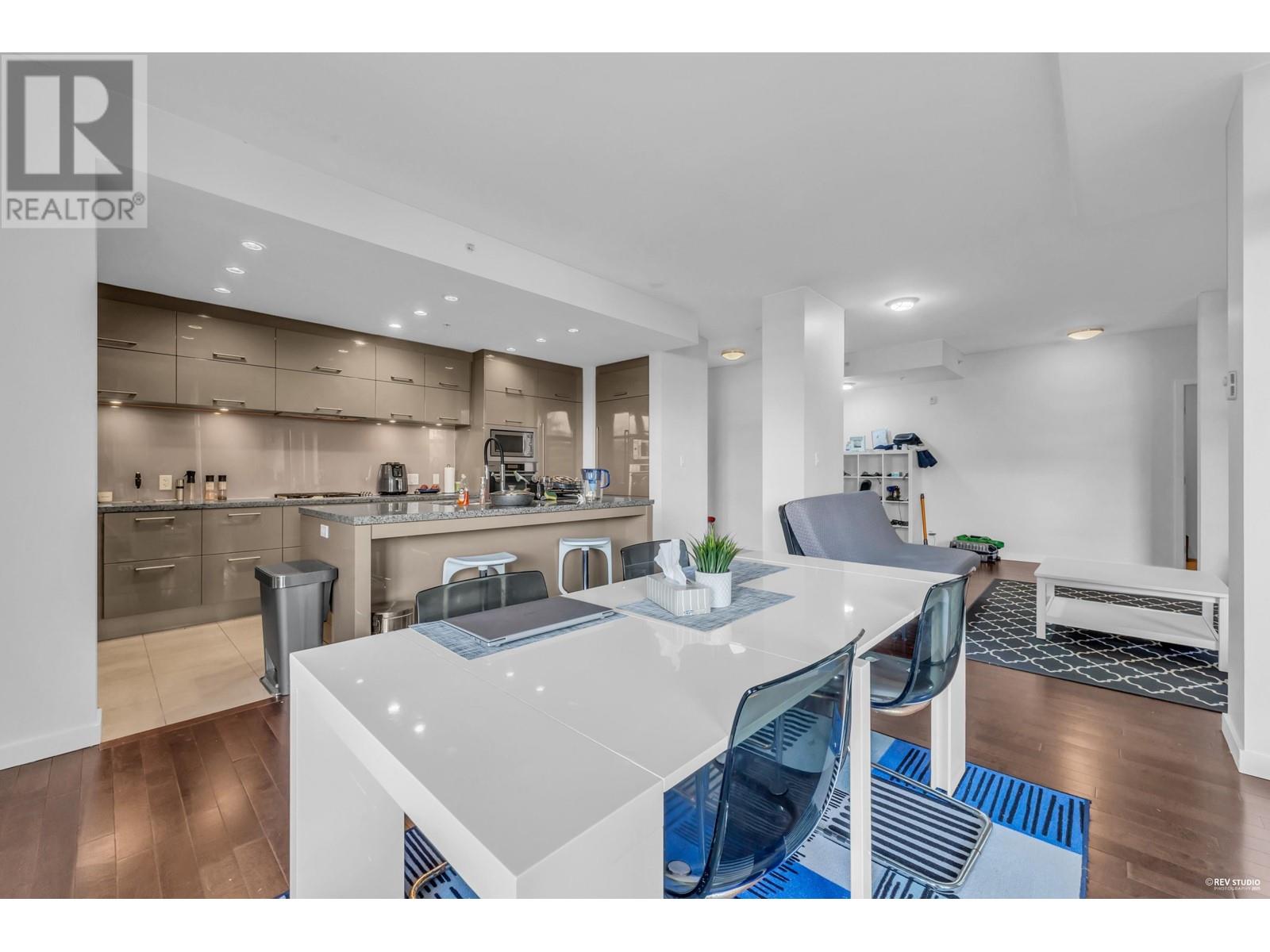 Listing Picture 16 of 34 : 206 6093 IONA DRIVE, Vancouver / 溫哥華 - 魯藝地產 Yvonne Lu Group - MLS Medallion Club Member