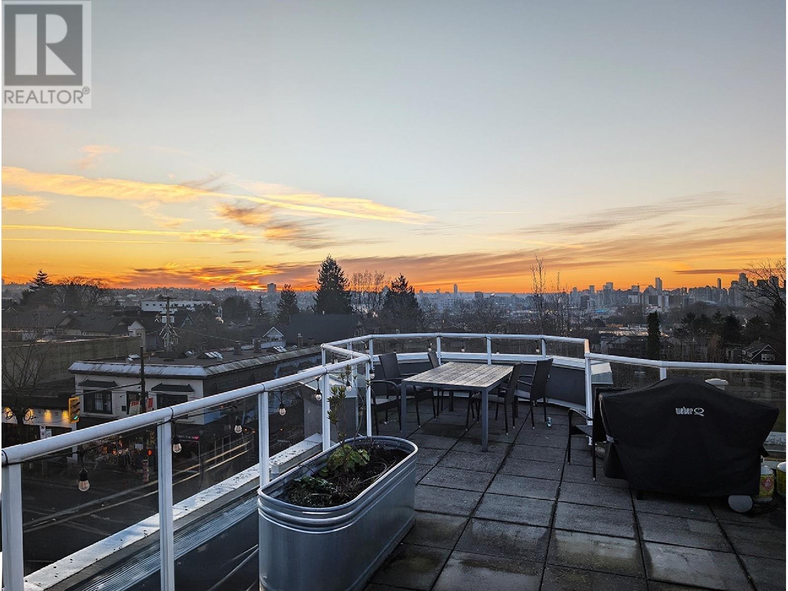 Listing Picture 35 of 40 : 205 1707 CHARLES STREET, Vancouver / 溫哥華 - 魯藝地產 Yvonne Lu Group - MLS Medallion Club Member