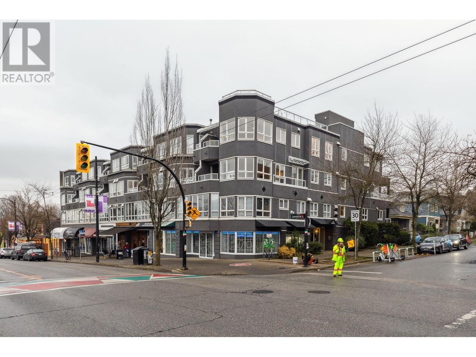 Listing Picture 28 of 40 : 205 1707 CHARLES STREET, Vancouver / 溫哥華 - 魯藝地產 Yvonne Lu Group - MLS Medallion Club Member