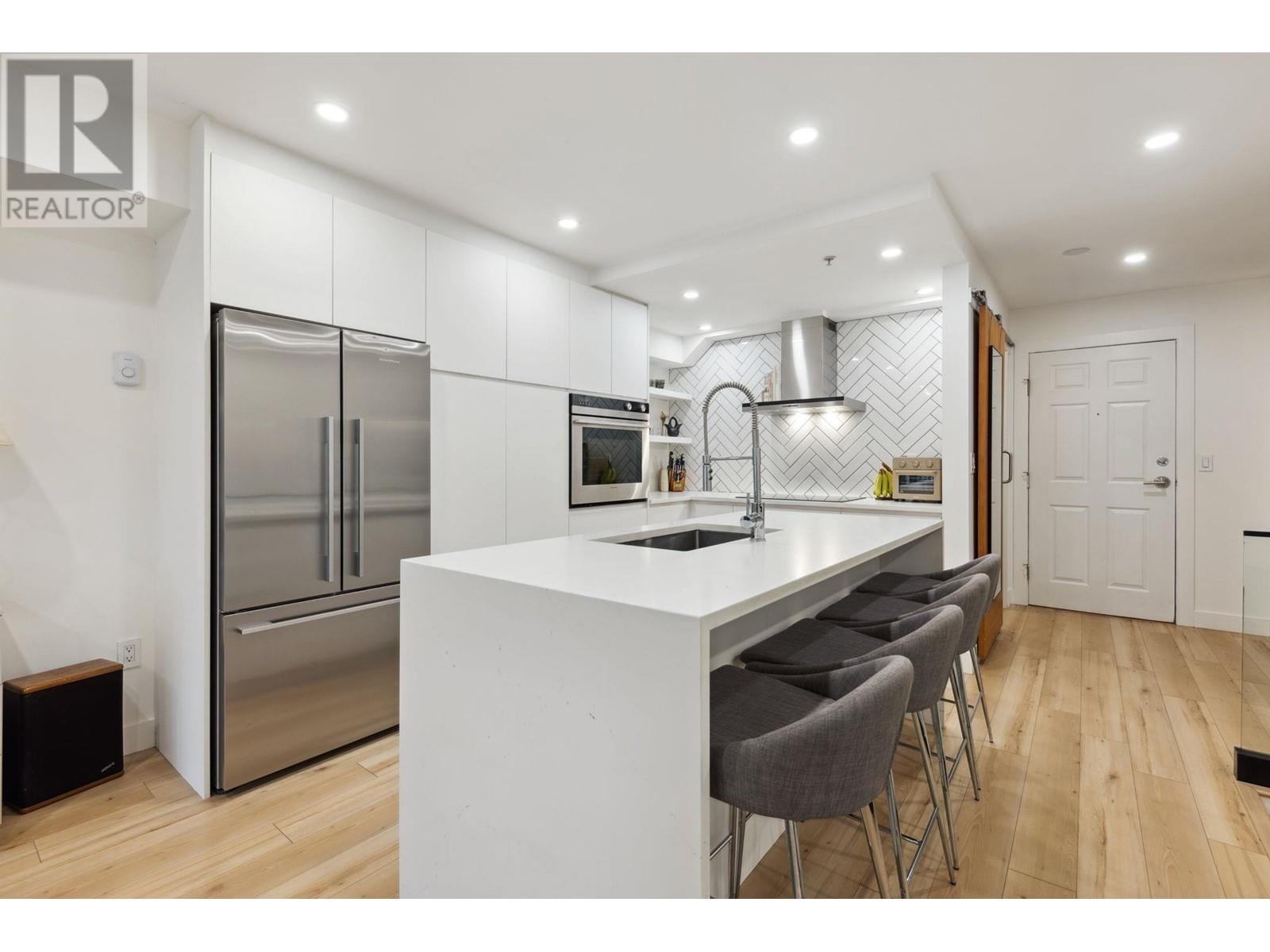 Listing Picture 6 of 40 : 205 1707 CHARLES STREET, Vancouver / 溫哥華 - 魯藝地產 Yvonne Lu Group - MLS Medallion Club Member