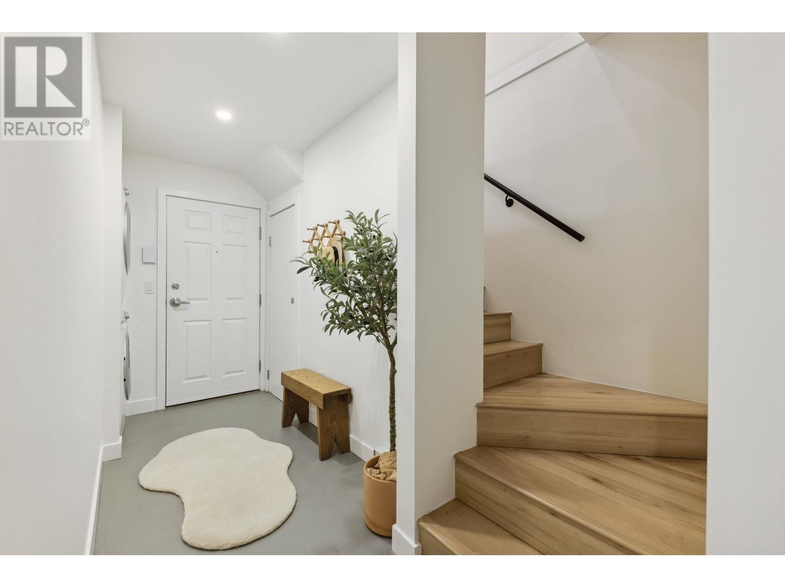 Listing Picture 18 of 40 : 205 1707 CHARLES STREET, Vancouver / 溫哥華 - 魯藝地產 Yvonne Lu Group - MLS Medallion Club Member