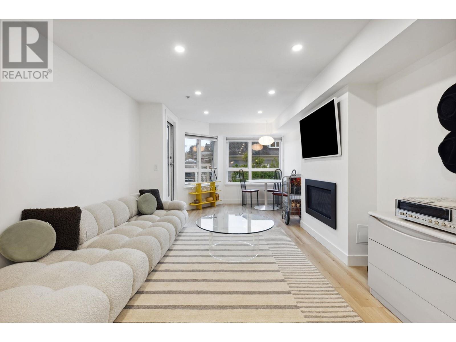 Listing Picture 7 of 40 : 205 1707 CHARLES STREET, Vancouver / 溫哥華 - 魯藝地產 Yvonne Lu Group - MLS Medallion Club Member