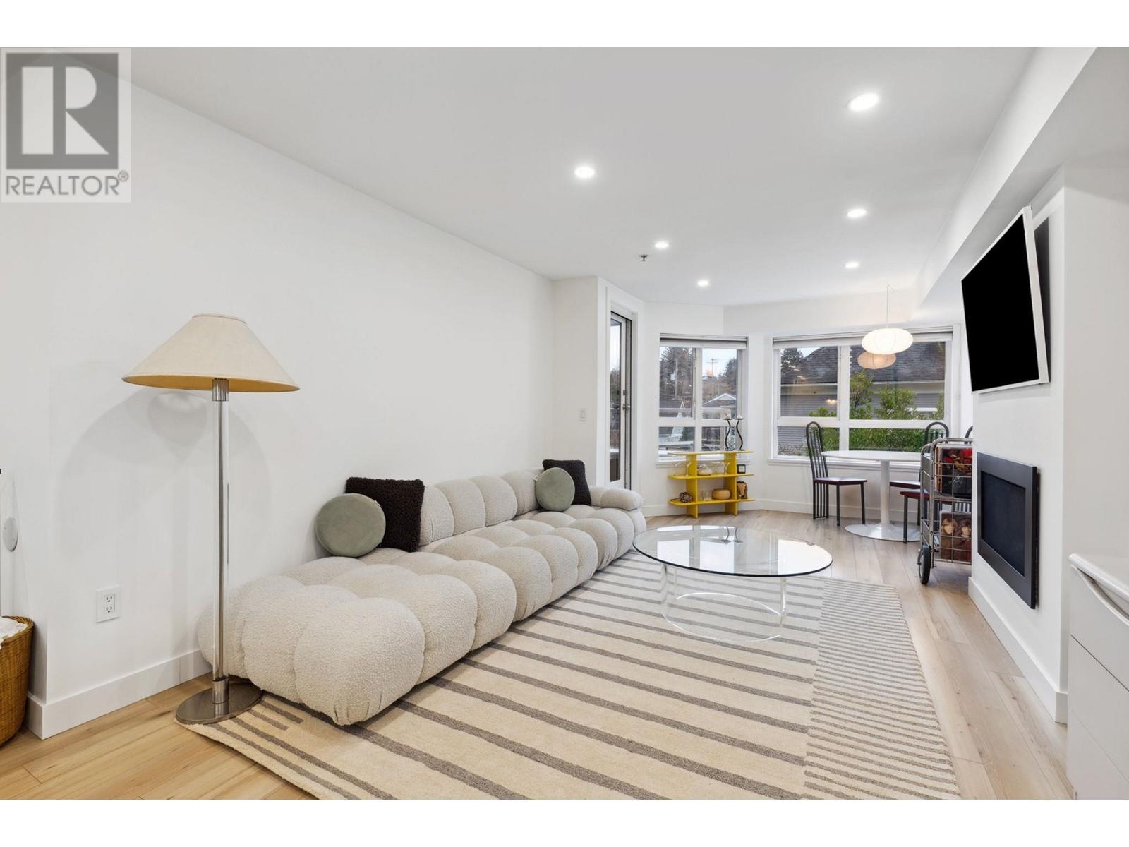 Listing Picture 8 of 40 : 205 1707 CHARLES STREET, Vancouver / 溫哥華 - 魯藝地產 Yvonne Lu Group - MLS Medallion Club Member