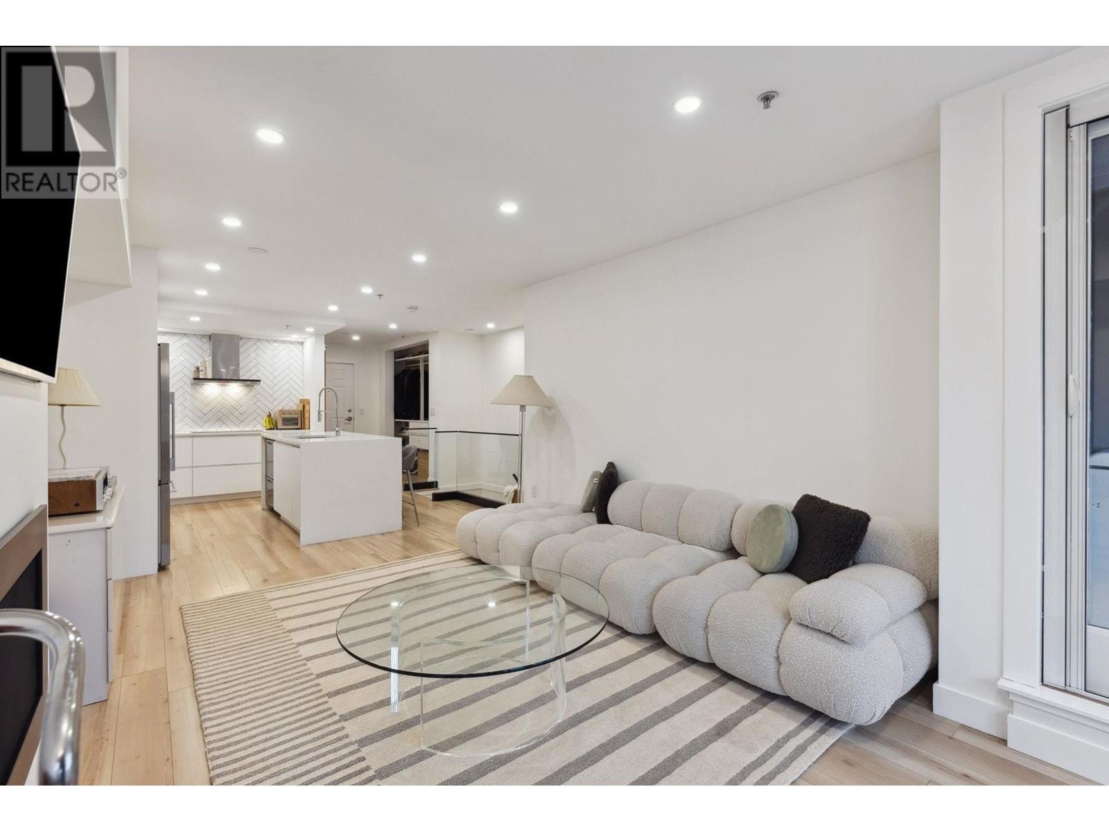 Listing Picture 14 of 40 : 205 1707 CHARLES STREET, Vancouver / 溫哥華 - 魯藝地產 Yvonne Lu Group - MLS Medallion Club Member