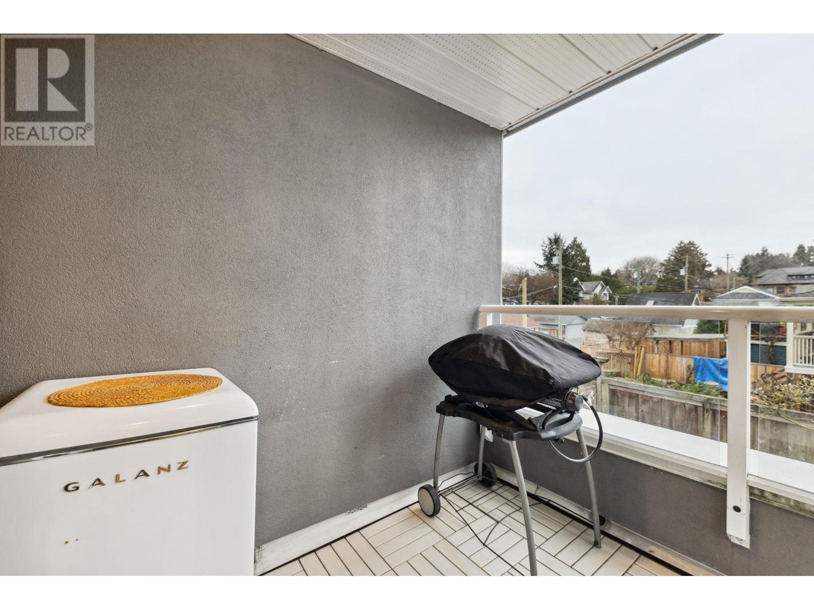 Listing Picture 26 of 40 : 205 1707 CHARLES STREET, Vancouver / 溫哥華 - 魯藝地產 Yvonne Lu Group - MLS Medallion Club Member