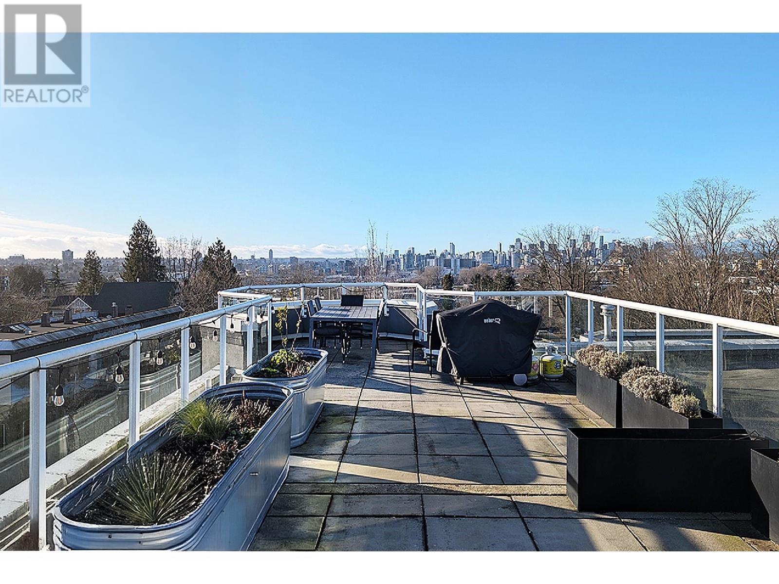 Listing Picture 38 of 40 : 205 1707 CHARLES STREET, Vancouver / 溫哥華 - 魯藝地產 Yvonne Lu Group - MLS Medallion Club Member