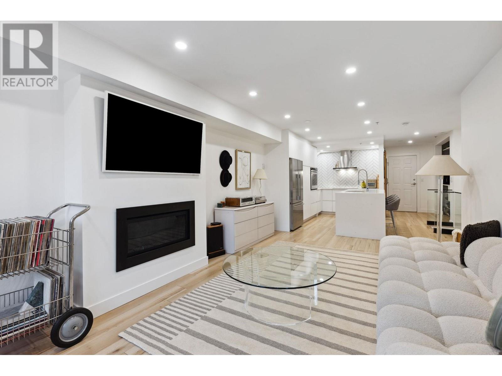 Listing Picture 13 of 40 : 205 1707 CHARLES STREET, Vancouver / 溫哥華 - 魯藝地產 Yvonne Lu Group - MLS Medallion Club Member