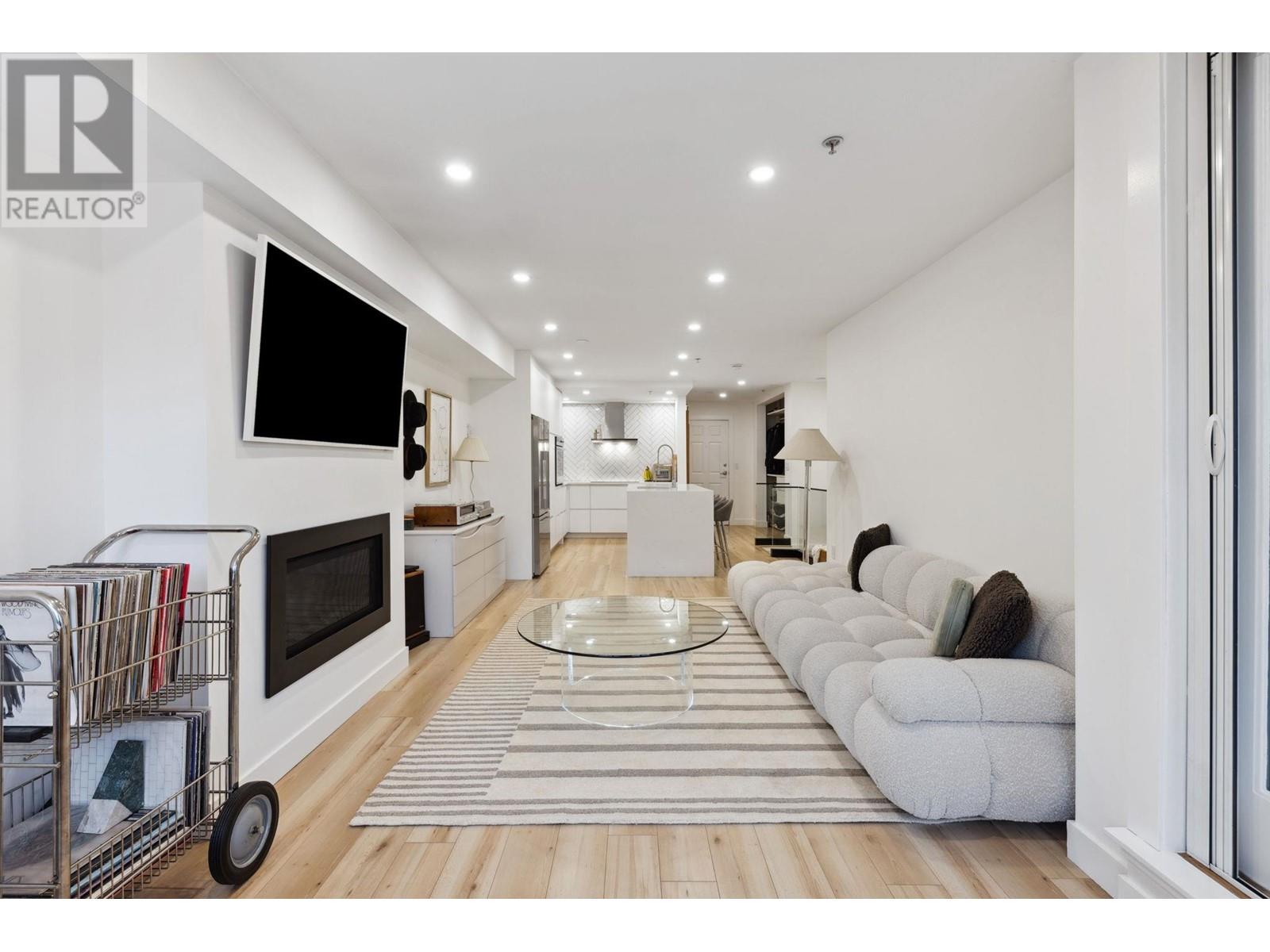 Listing Picture 12 of 40 : 205 1707 CHARLES STREET, Vancouver / 溫哥華 - 魯藝地產 Yvonne Lu Group - MLS Medallion Club Member