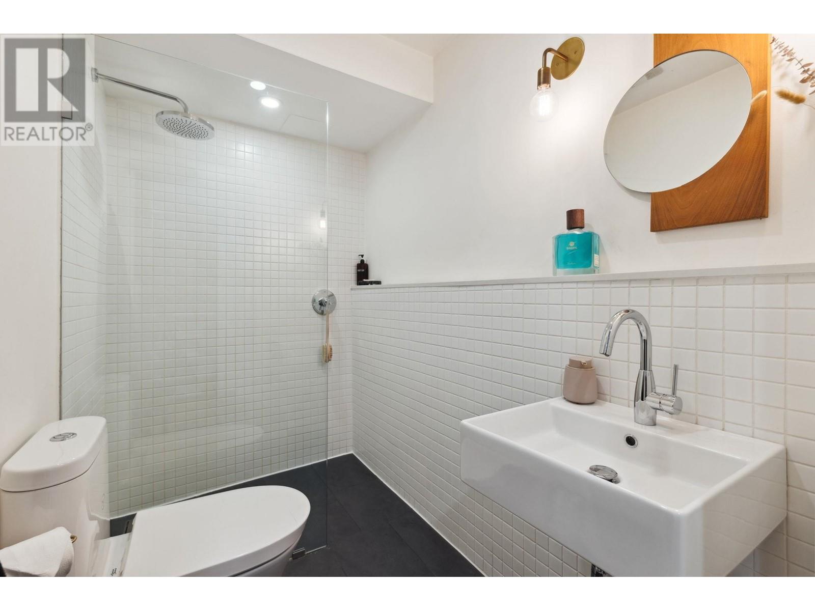 Listing Picture 17 of 40 : 205 1707 CHARLES STREET, Vancouver / 溫哥華 - 魯藝地產 Yvonne Lu Group - MLS Medallion Club Member