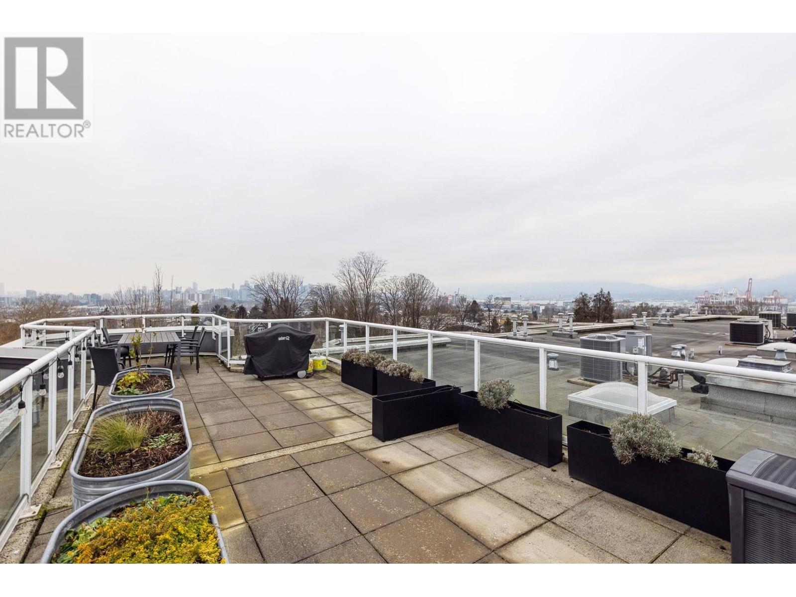 Listing Picture 37 of 40 : 205 1707 CHARLES STREET, Vancouver / 溫哥華 - 魯藝地產 Yvonne Lu Group - MLS Medallion Club Member