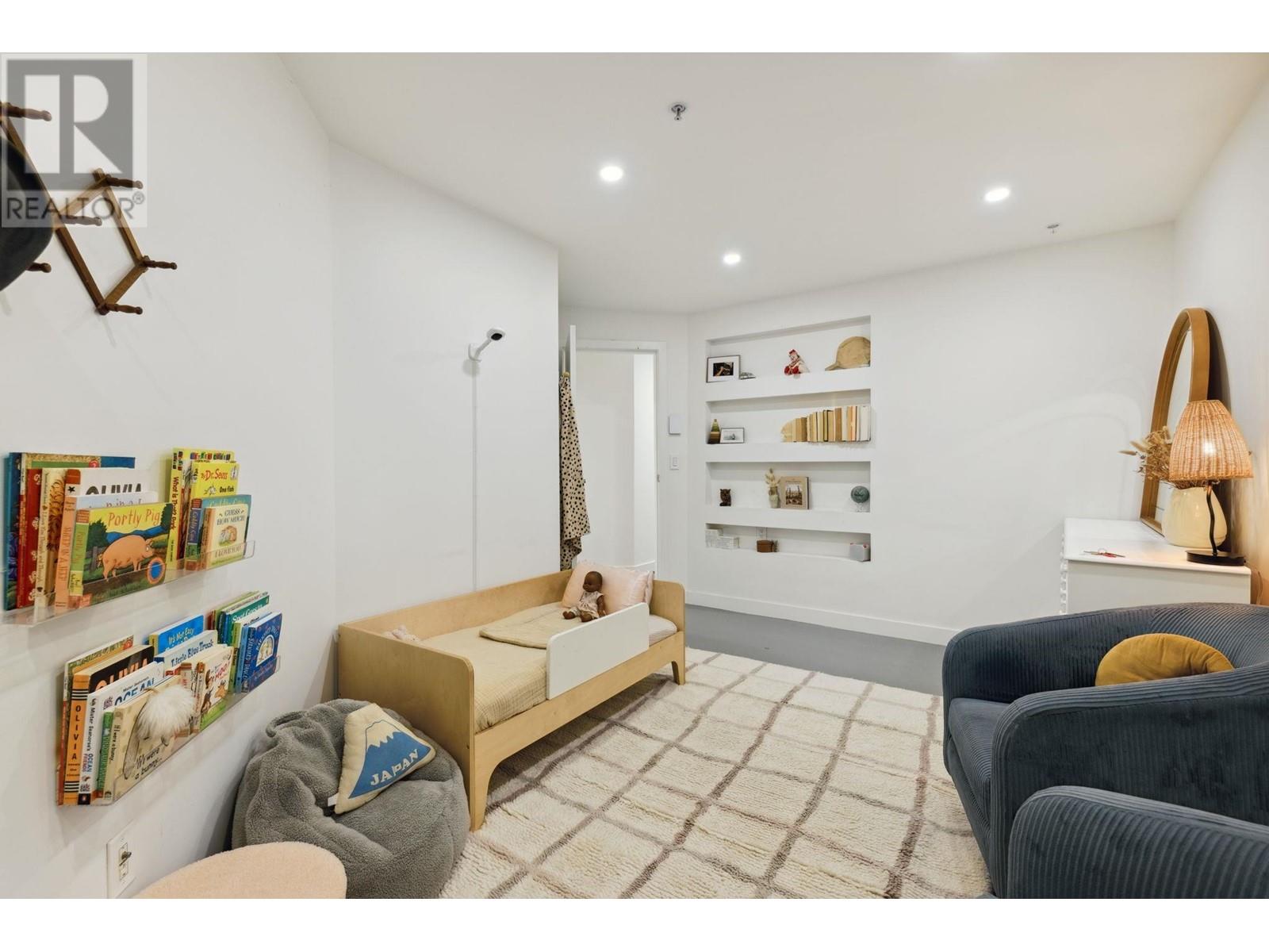 Listing Picture 24 of 40 : 205 1707 CHARLES STREET, Vancouver / 溫哥華 - 魯藝地產 Yvonne Lu Group - MLS Medallion Club Member