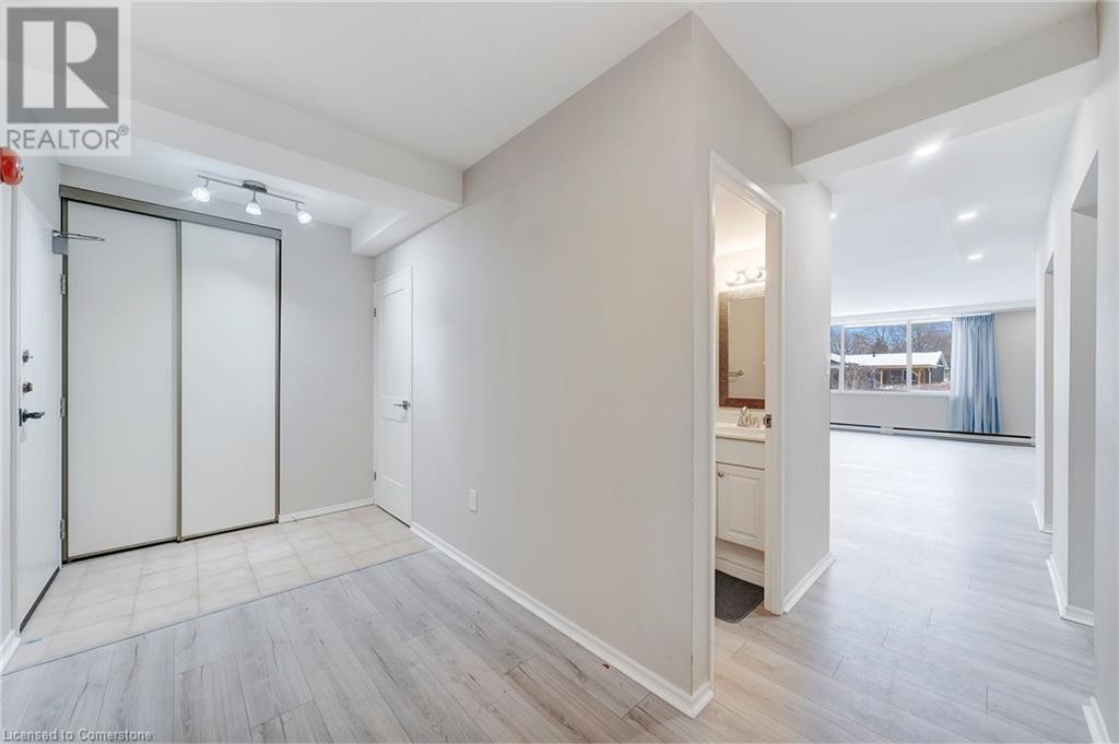 28 Robinson Street N Unit# 101, Grimsby, Ontario  L3M 3C9 - Photo 6 - 40692698