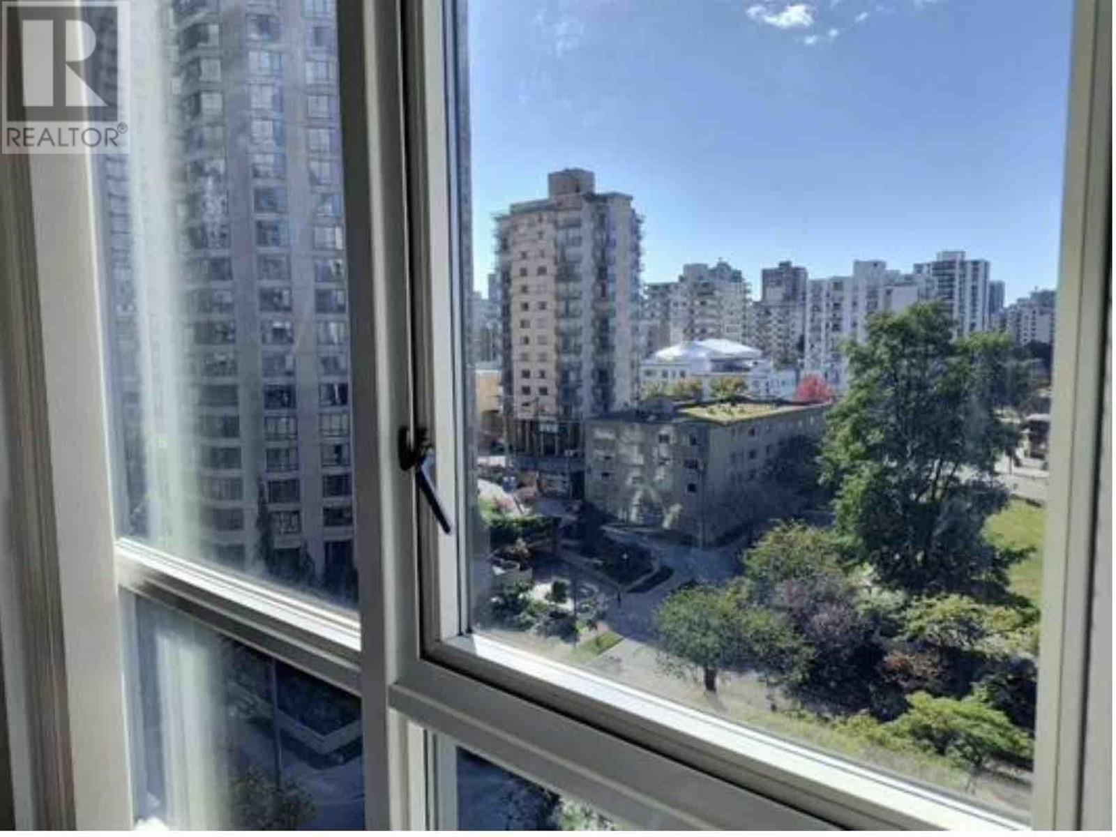 Listing Picture 2 of 14 : 1206 1420 W GEORGIA STREET, Vancouver / 溫哥華 - 魯藝地產 Yvonne Lu Group - MLS Medallion Club Member