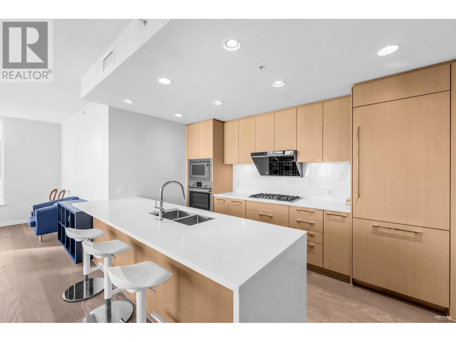 Listing Picture 11 of 35 : 606 3533 ROSS DRIVE, Vancouver / 溫哥華 - 魯藝地產 Yvonne Lu Group - MLS Medallion Club Member