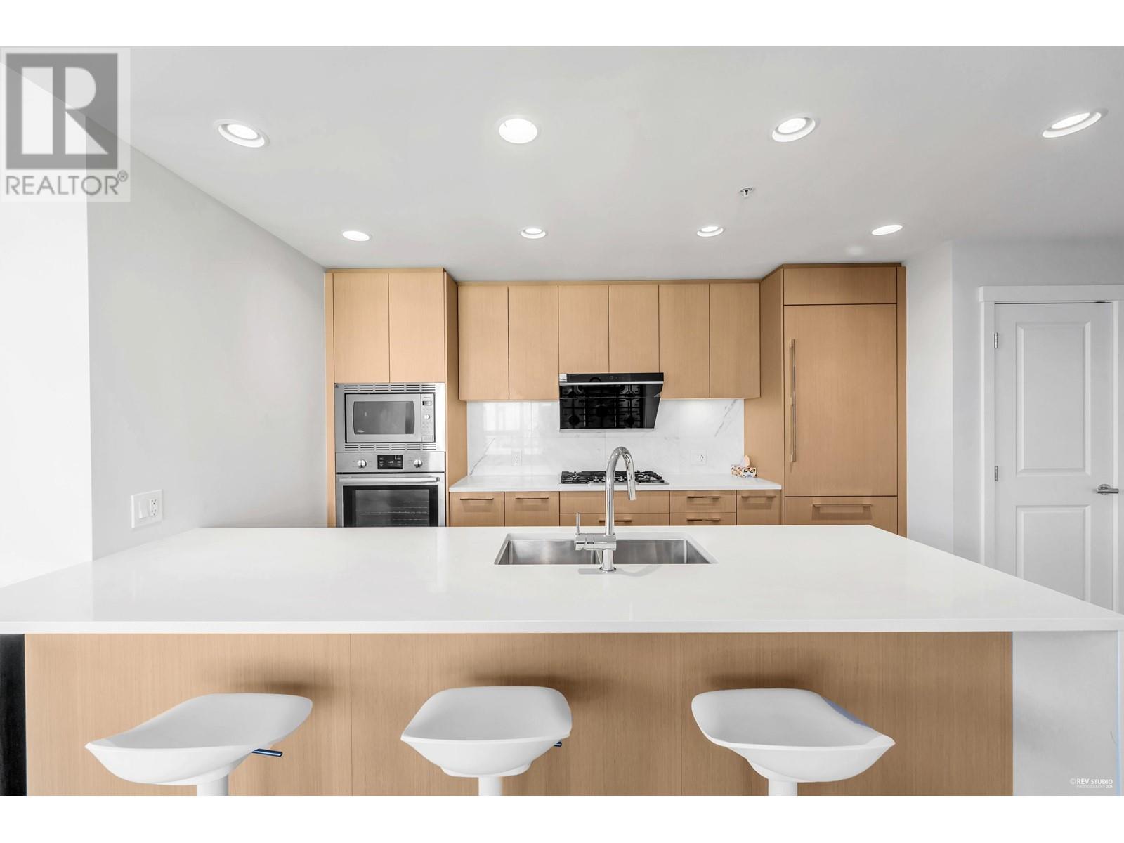 Listing Picture 12 of 35 : 606 3533 ROSS DRIVE, Vancouver / 溫哥華 - 魯藝地產 Yvonne Lu Group - MLS Medallion Club Member