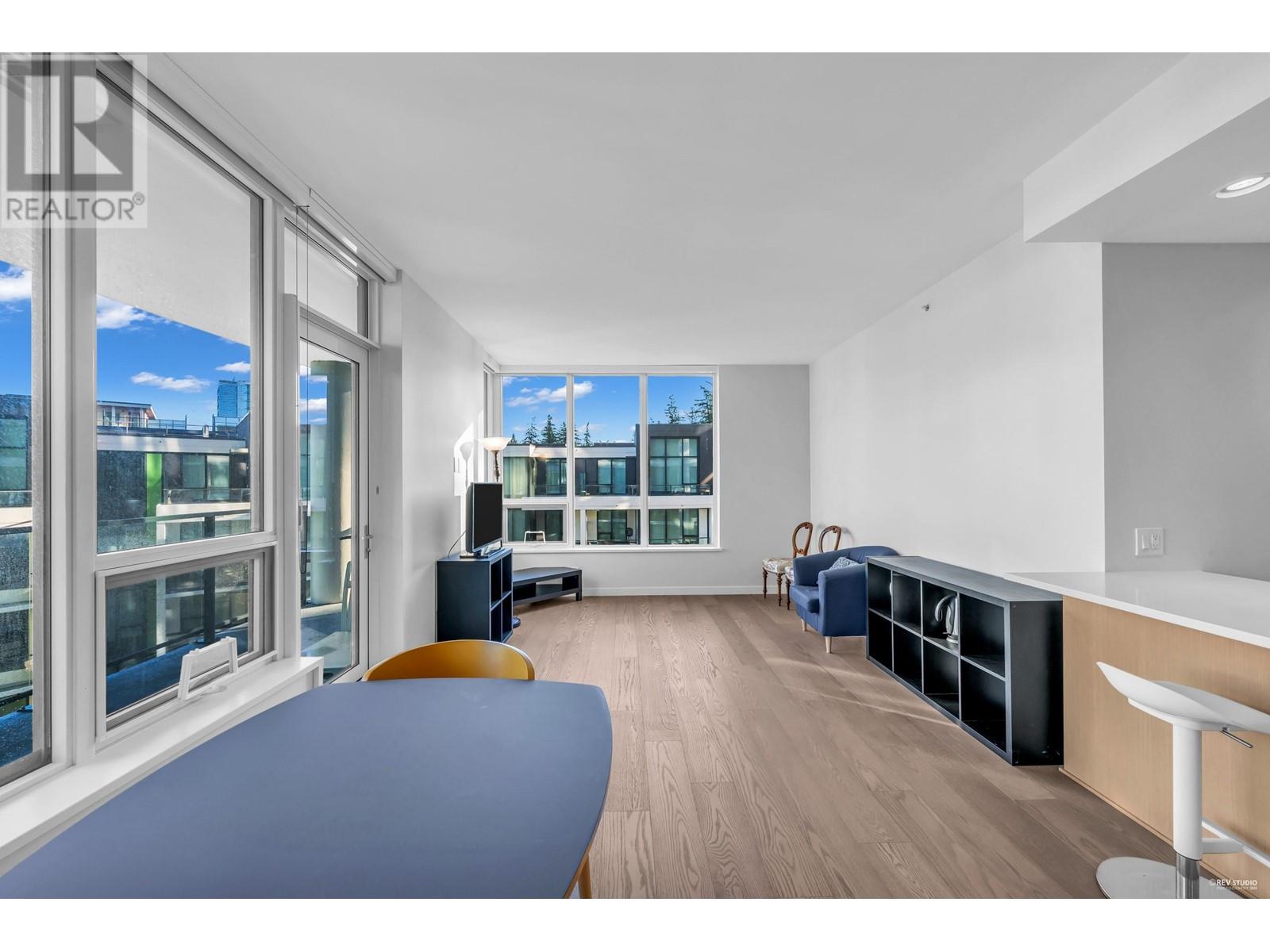 Listing Picture 3 of 35 : 606 3533 ROSS DRIVE, Vancouver / 溫哥華 - 魯藝地產 Yvonne Lu Group - MLS Medallion Club Member