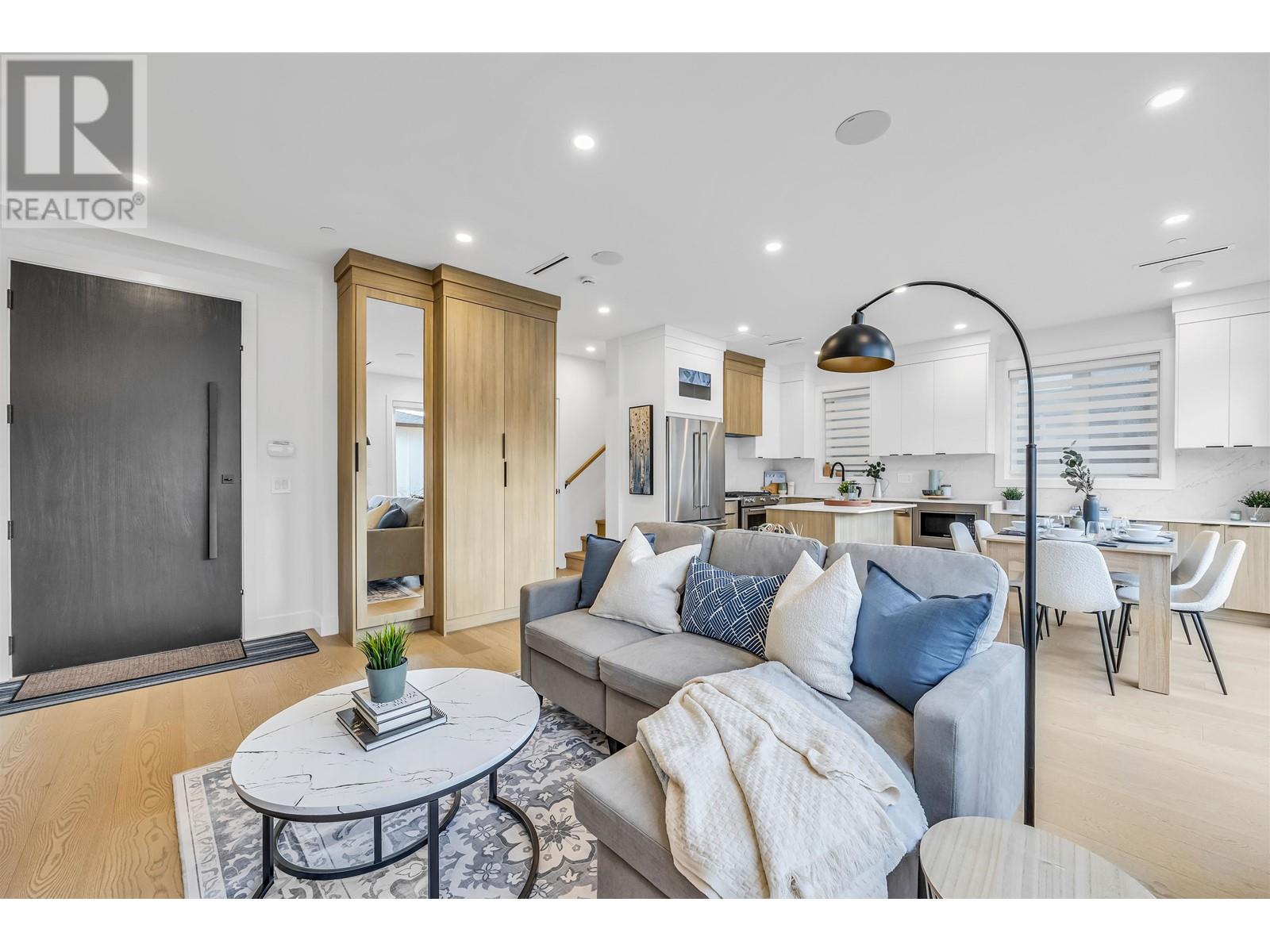 Listing Picture 6 of 20 : 848 E 38TH AVENUE, Vancouver / 溫哥華 - 魯藝地產 Yvonne Lu Group - MLS Medallion Club Member