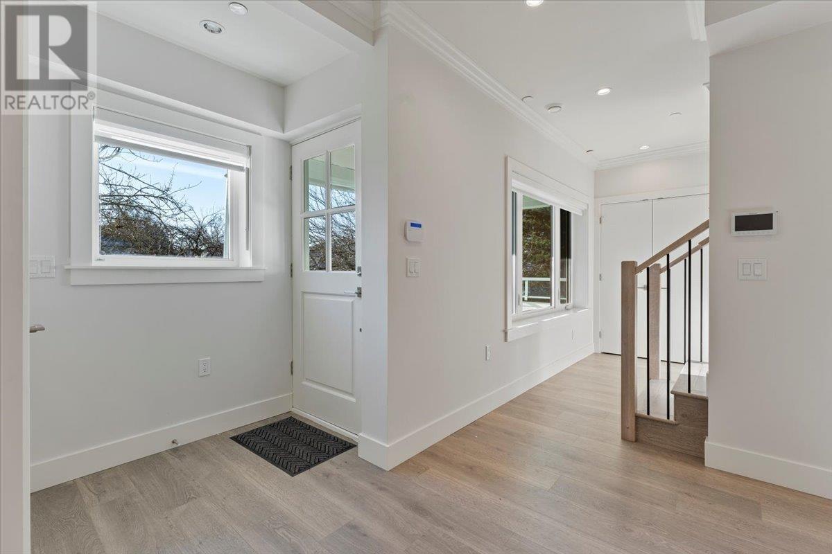 2225 W 16th Avenue, Vancouver, British Columbia  V6K 3B4 - Photo 8 - R2963470