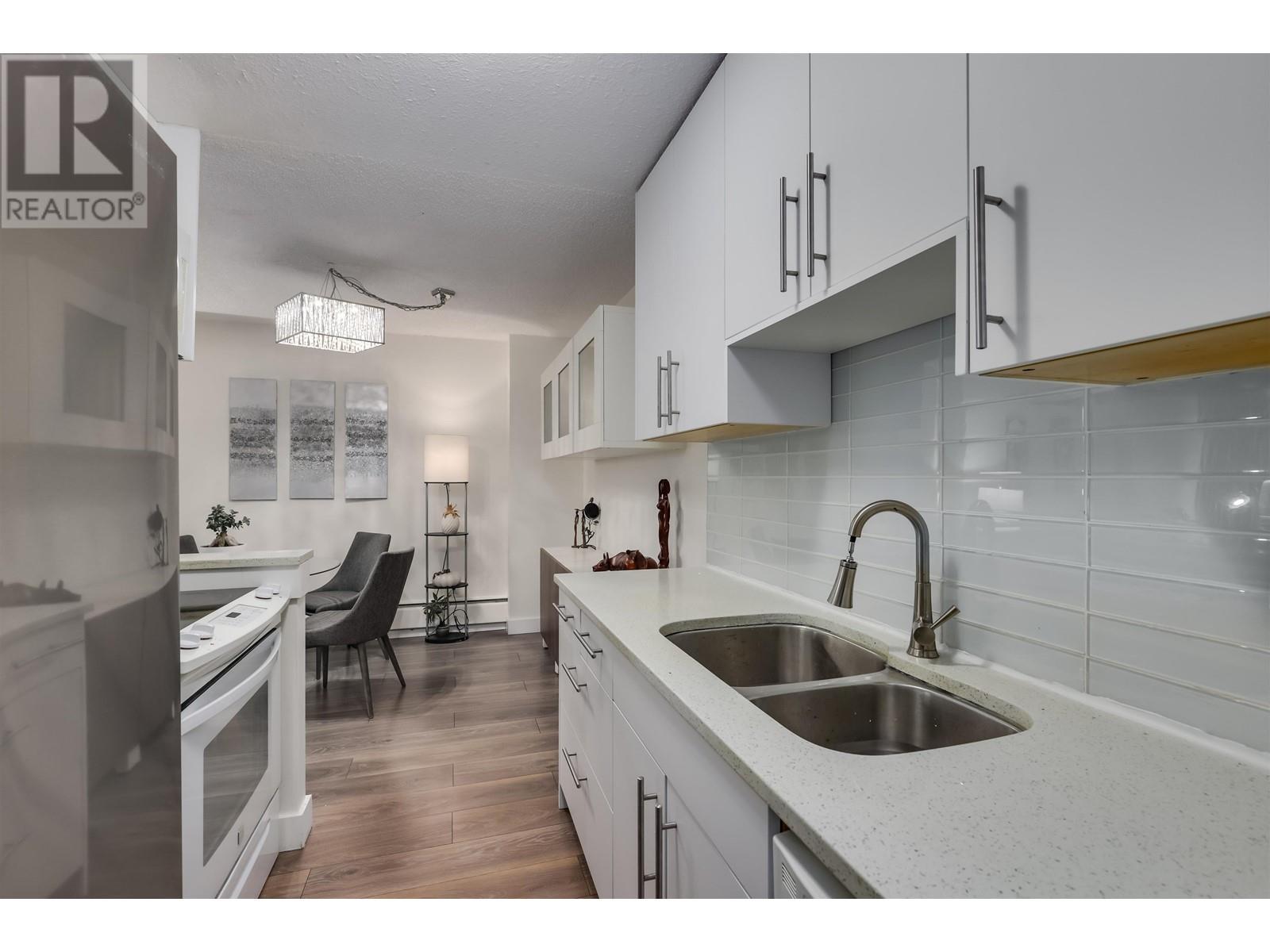 1702 2016 Fullerton Avenue, North Vancouver, British Columbia  V7P 3E6 - Photo 7 - R2963477