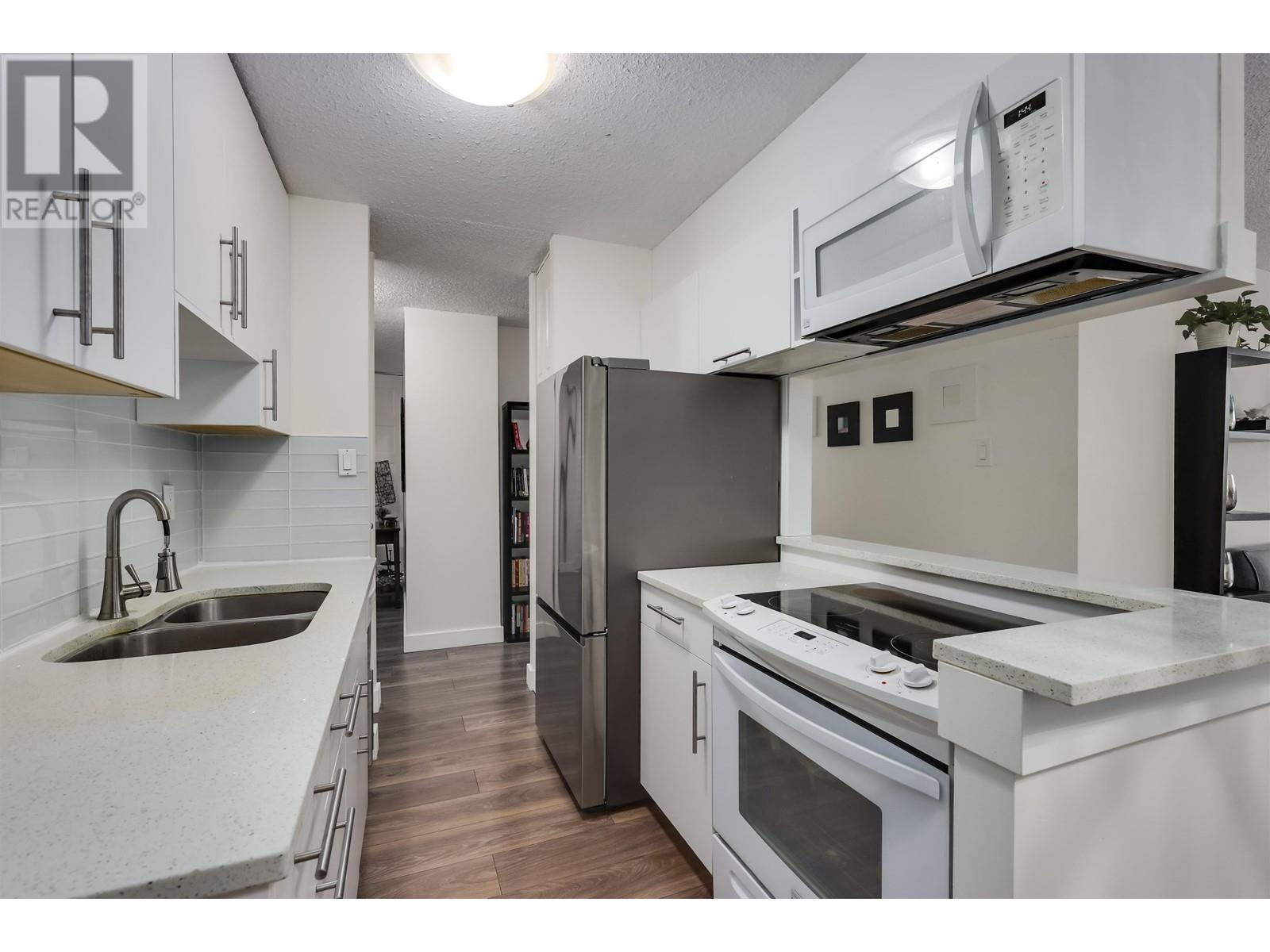 1702 2016 Fullerton Avenue, North Vancouver, British Columbia  V7P 3E6 - Photo 8 - R2963477