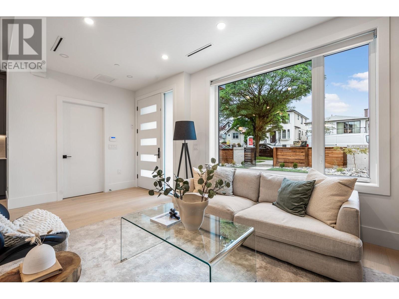 Listing Picture 10 of 40 : 1 3494 FRANKLIN STREET, Vancouver / 溫哥華 - 魯藝地產 Yvonne Lu Group - MLS Medallion Club Member