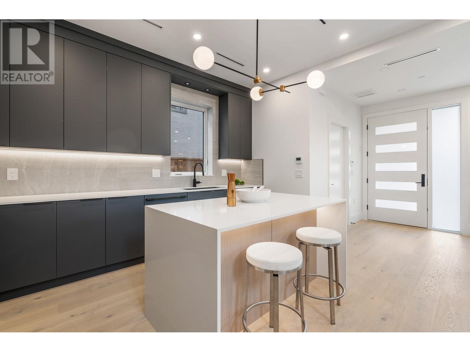 Listing Picture 13 of 40 : 1 3494 FRANKLIN STREET, Vancouver / 溫哥華 - 魯藝地產 Yvonne Lu Group - MLS Medallion Club Member