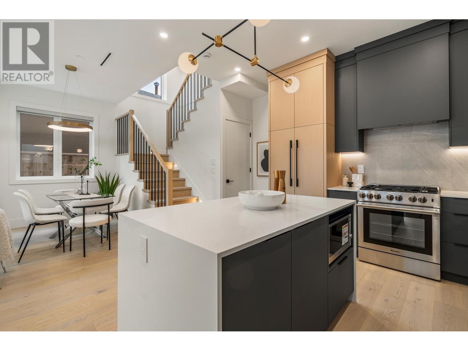 Listing Picture 17 of 40 : 1 3494 FRANKLIN STREET, Vancouver / 溫哥華 - 魯藝地產 Yvonne Lu Group - MLS Medallion Club Member