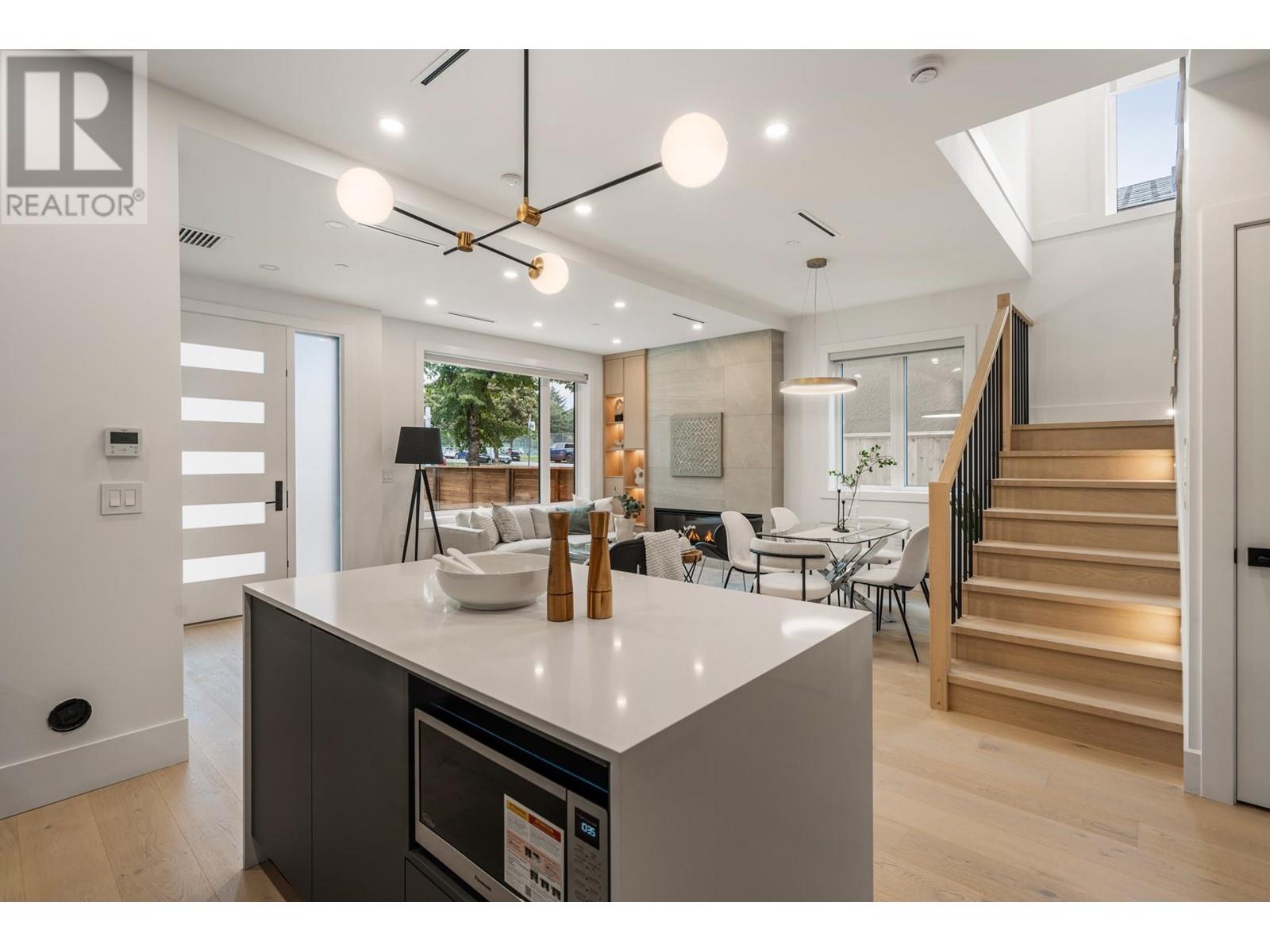 Listing Picture 18 of 40 : 1 3494 FRANKLIN STREET, Vancouver / 溫哥華 - 魯藝地產 Yvonne Lu Group - MLS Medallion Club Member