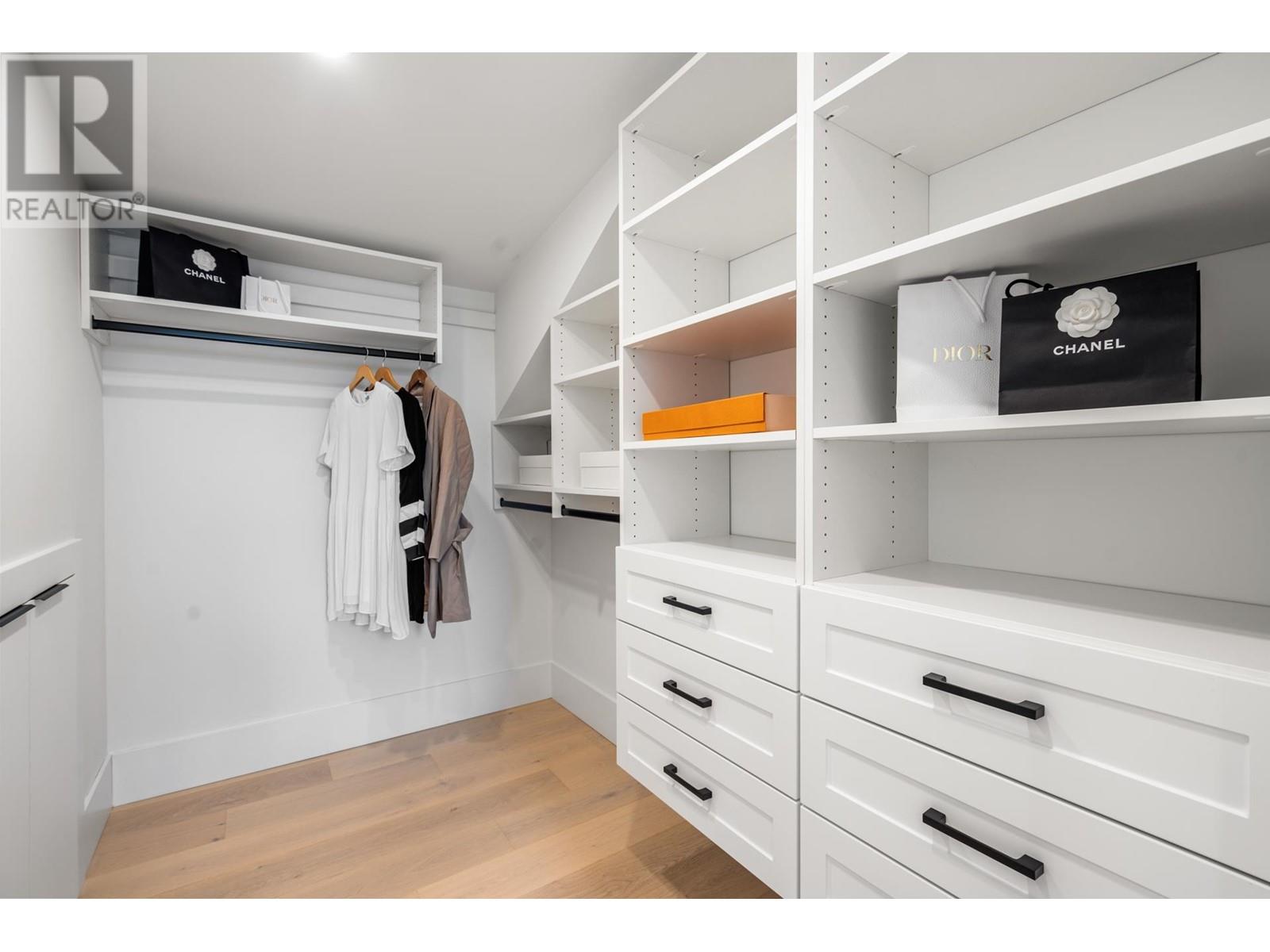 Listing Picture 29 of 40 : 1 3494 FRANKLIN STREET, Vancouver / 溫哥華 - 魯藝地產 Yvonne Lu Group - MLS Medallion Club Member