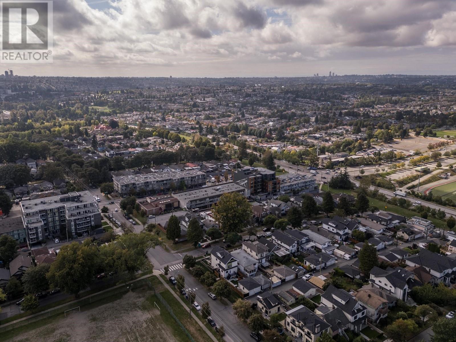 Listing Picture 37 of 40 : 1 3494 FRANKLIN STREET, Vancouver / 溫哥華 - 魯藝地產 Yvonne Lu Group - MLS Medallion Club Member