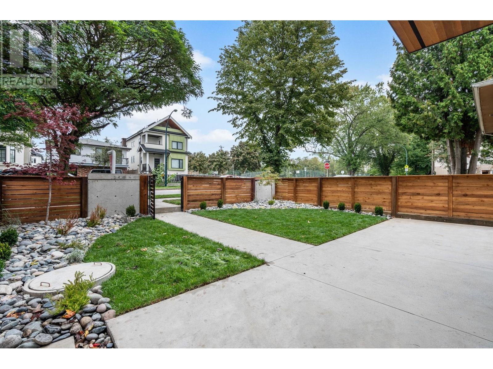 Listing Picture 5 of 40 : 1 3494 FRANKLIN STREET, Vancouver / 溫哥華 - 魯藝地產 Yvonne Lu Group - MLS Medallion Club Member