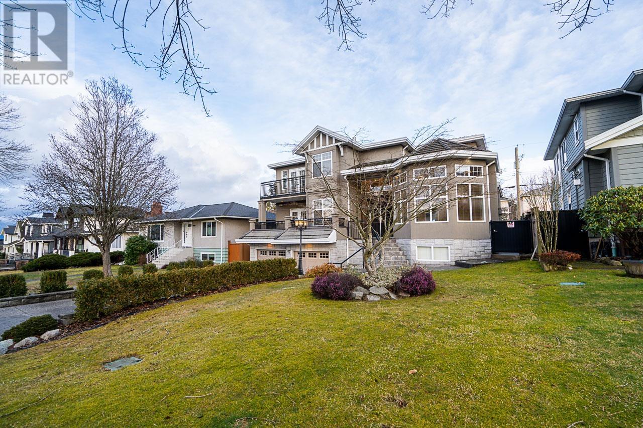 Listing Picture 3 of 40 : 6442 LAKEVIEW AVENUE, Burnaby / 本拿比 - 魯藝地產 Yvonne Lu Group - MLS Medallion Club Member