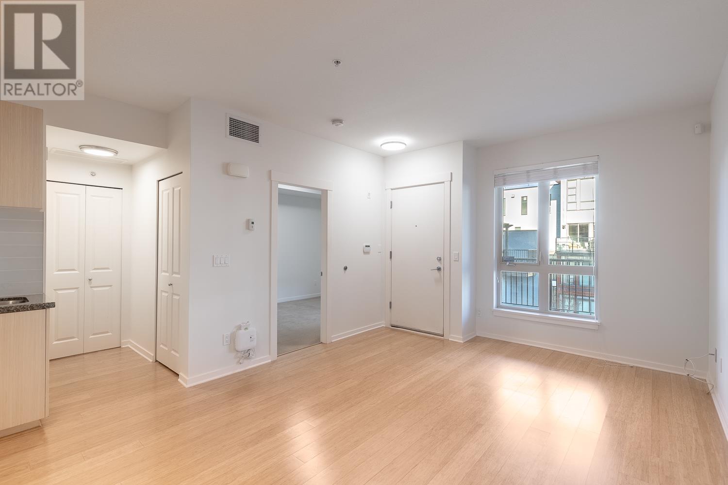 203 6077 London Road, Richmond, British Columbia  V7E 0A7 - Photo 11 - R2962356