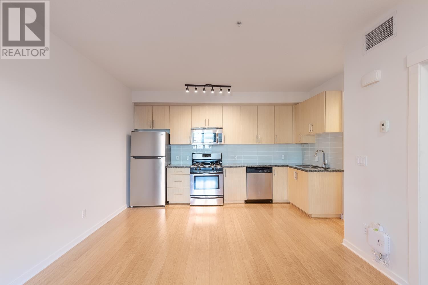 203 6077 London Road, Richmond, British Columbia  V7E 0A7 - Photo 5 - R2962356