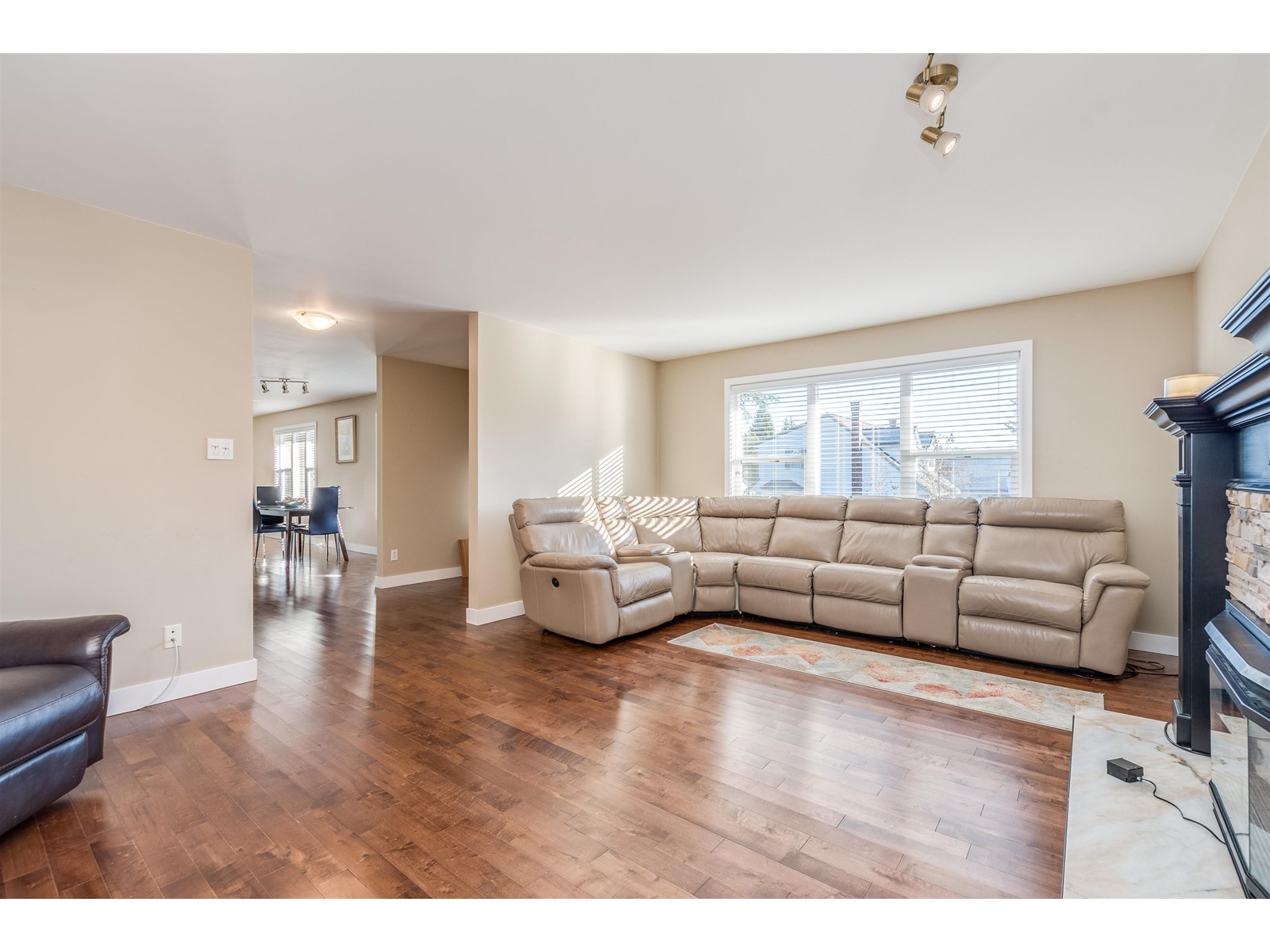 Property at 15825 101 AVENUE image 5