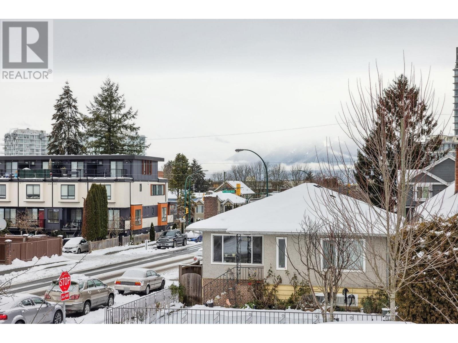 Listing Picture 22 of 28 : 2318 E 34TH AVENUE, Vancouver / 溫哥華 - 魯藝地產 Yvonne Lu Group - MLS Medallion Club Member