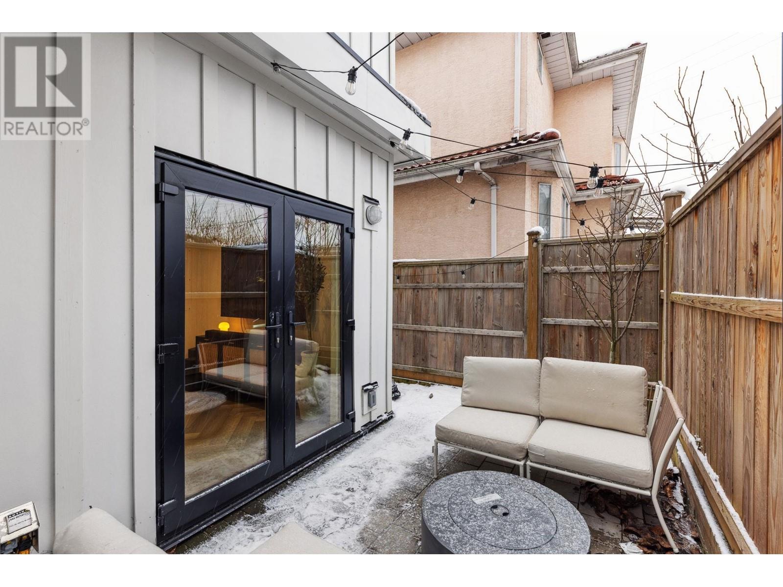 Listing Picture 27 of 28 : 2318 E 34TH AVENUE, Vancouver / 溫哥華 - 魯藝地產 Yvonne Lu Group - MLS Medallion Club Member