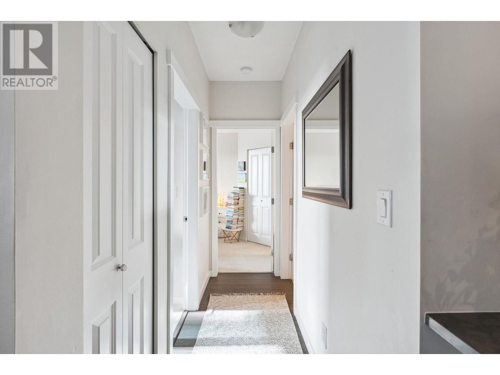 Listing Picture 12 of 24 : 316 9877 UNIVERSITY CRESCENT, Burnaby / 本拿比 - 魯藝地產 Yvonne Lu Group - MLS Medallion Club Member