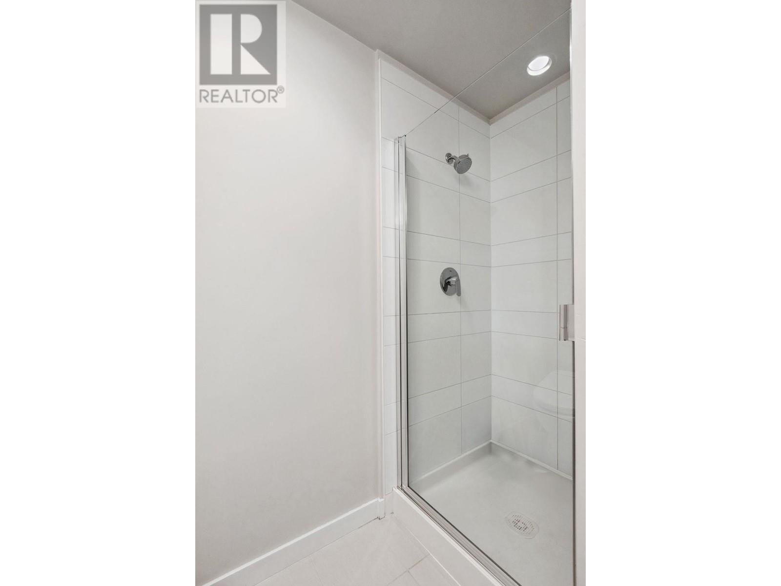 Listing Picture 15 of 24 : 316 9877 UNIVERSITY CRESCENT, Burnaby / 本拿比 - 魯藝地產 Yvonne Lu Group - MLS Medallion Club Member