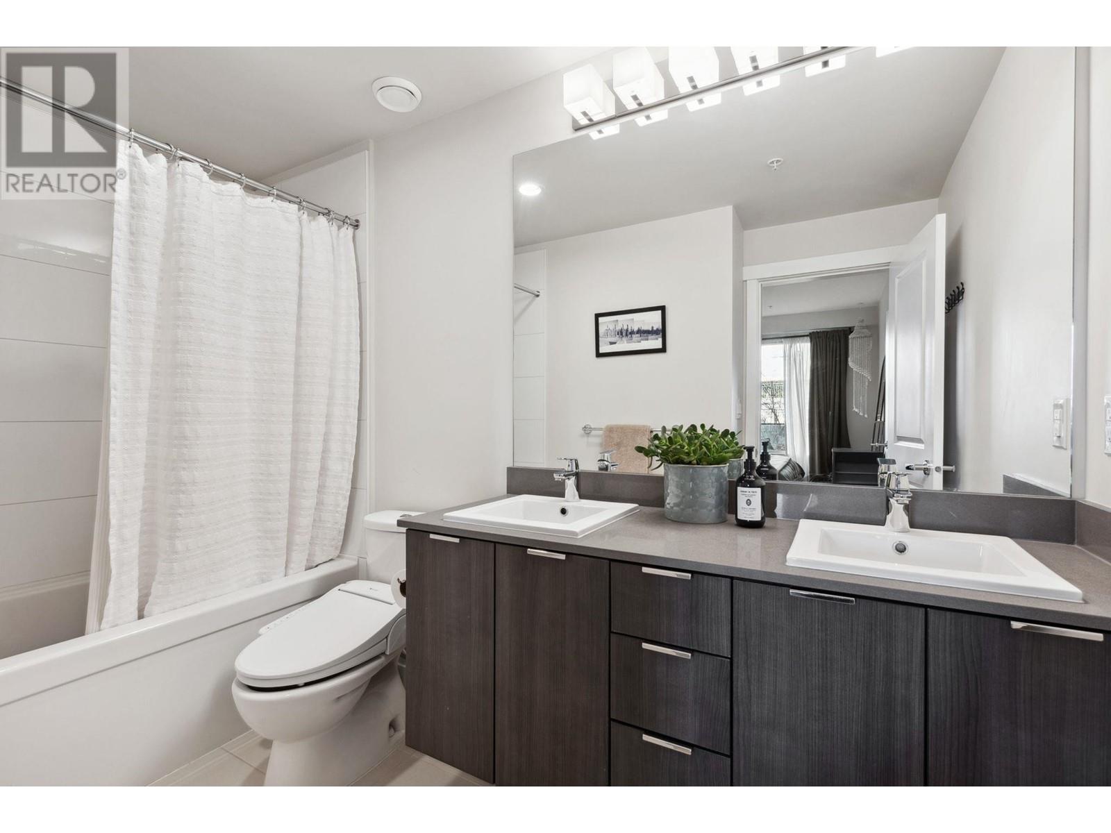 Listing Picture 17 of 24 : 316 9877 UNIVERSITY CRESCENT, Burnaby / 本拿比 - 魯藝地產 Yvonne Lu Group - MLS Medallion Club Member