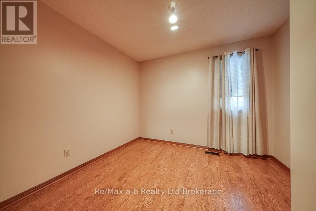 273 Whiting Street, Ingersoll (Ingersoll - South), Ontario  N5C 3B7 - Photo 16 - X11955571