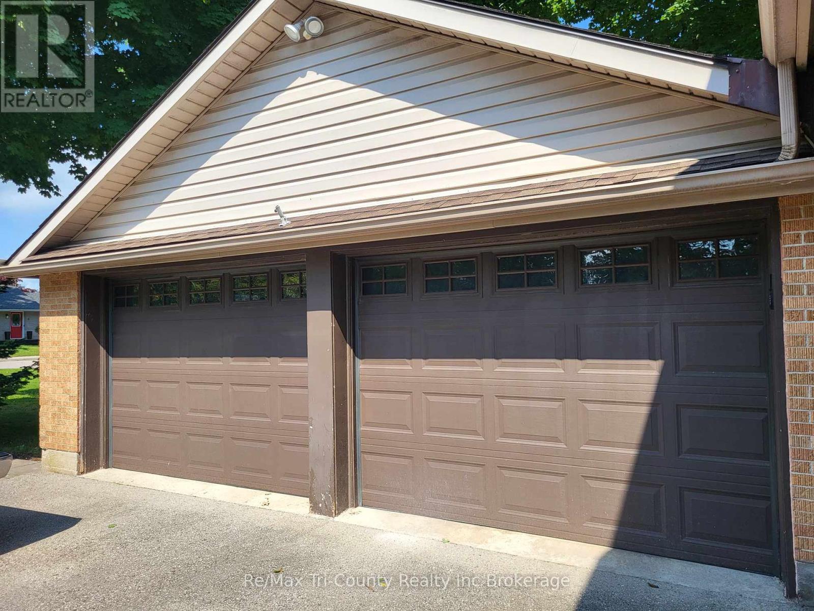16 Delevan Crescent, Tillsonburg, Ontario  N4G 3M7 - Photo 3 - X11956216