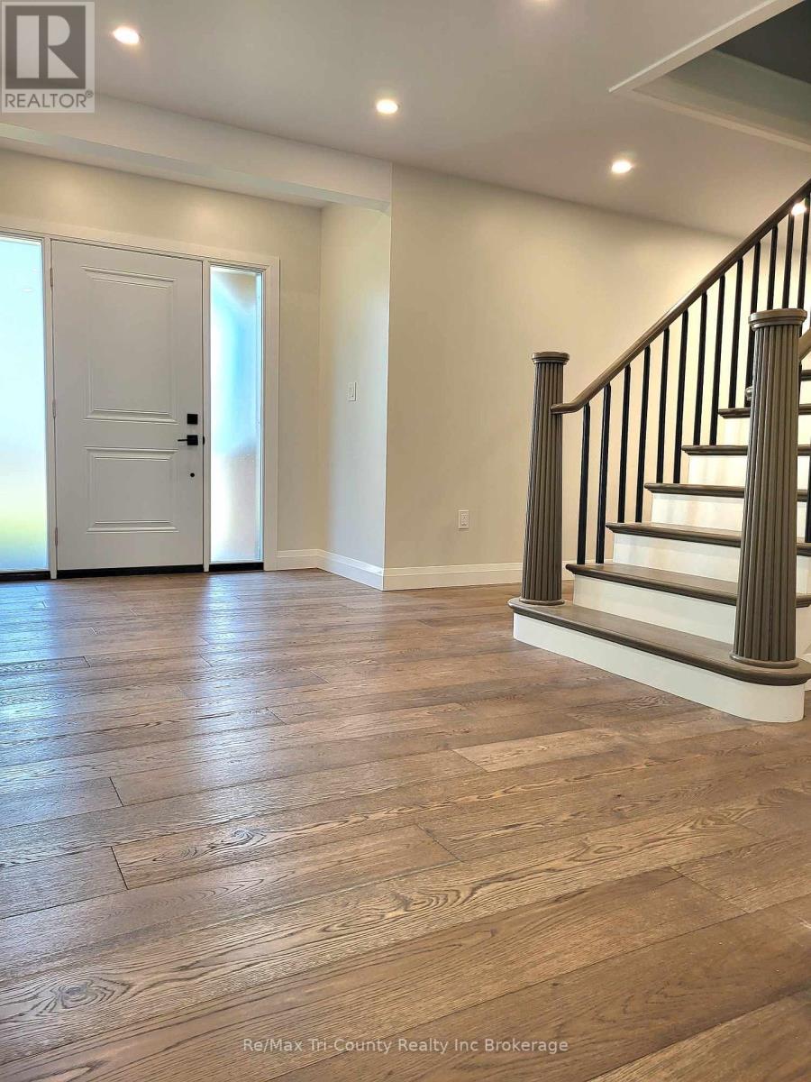 16 Delevan Crescent, Tillsonburg, Ontario  N4G 3M7 - Photo 4 - X11956216