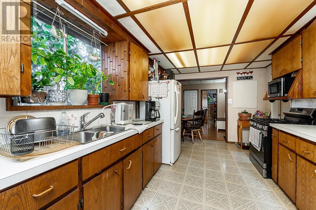 1031 Stewart Avenue, Coquitlam, British Columbia  V3K 2N7 - Photo 11 - R2962019