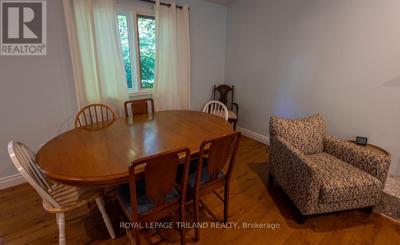 Photo 11 of 30 for 10262 Oakburn Court