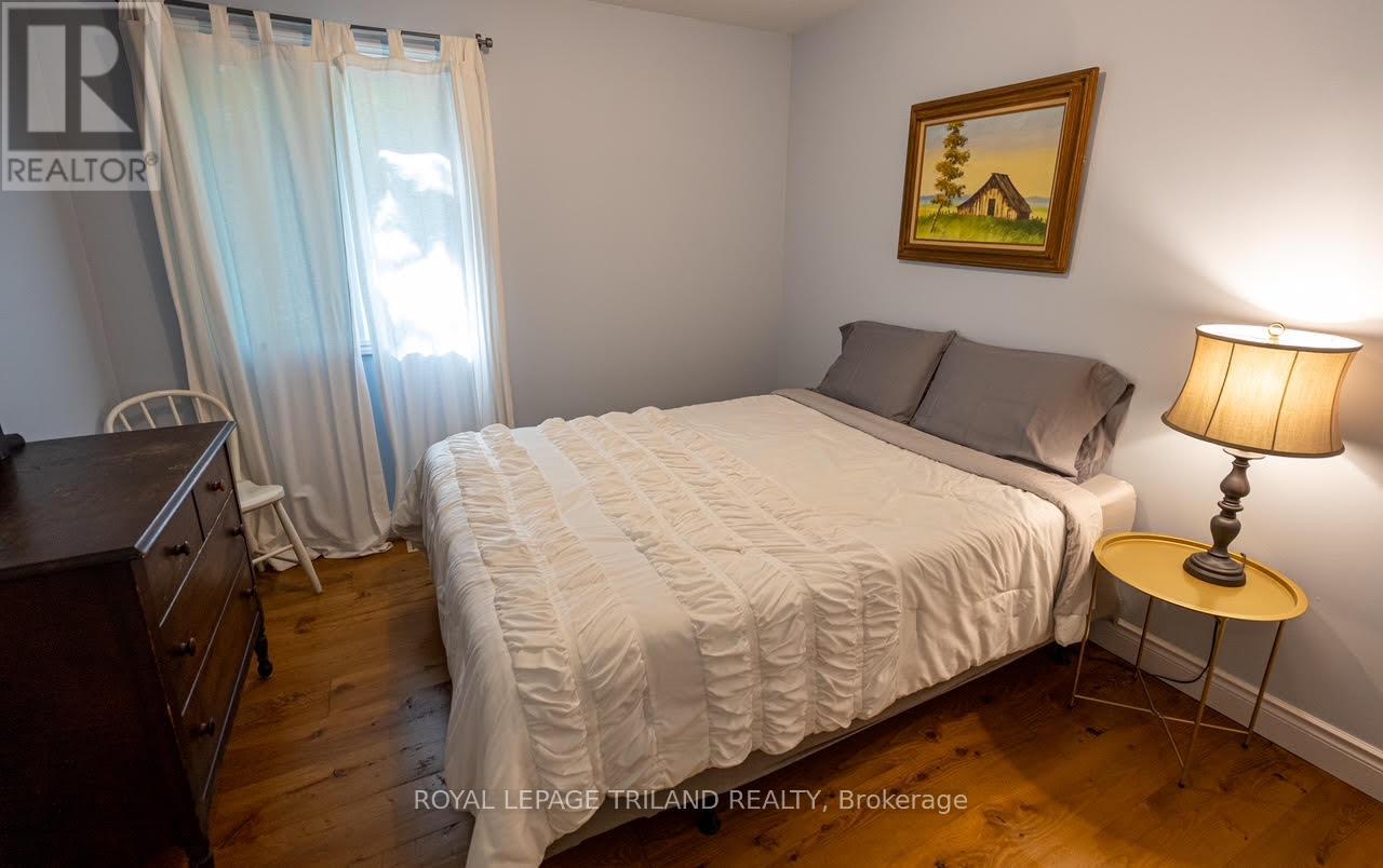 10262 Oakburn Court, Lambton Shores, Ontario N0M 1T0 - Photo 15 - X11955834