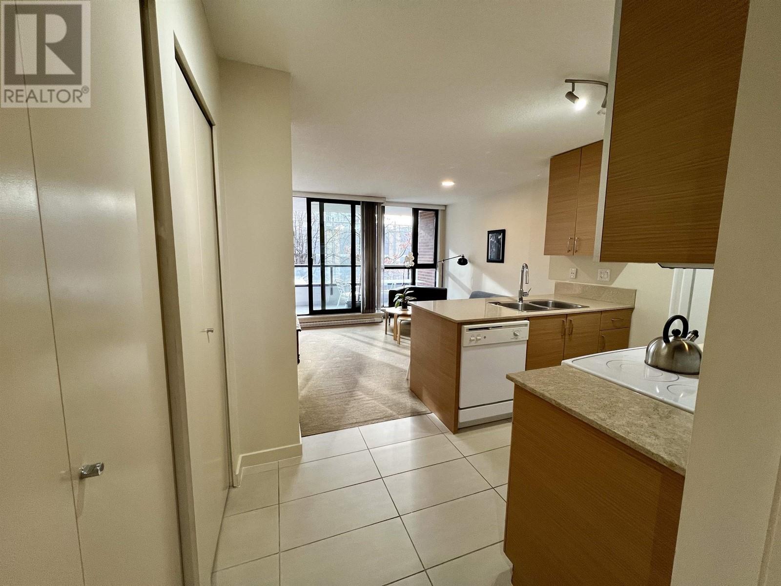 Listing Picture 14 of 24 : 301 909 MAINLAND STREET, Vancouver / 溫哥華 - 魯藝地產 Yvonne Lu Group - MLS Medallion Club Member