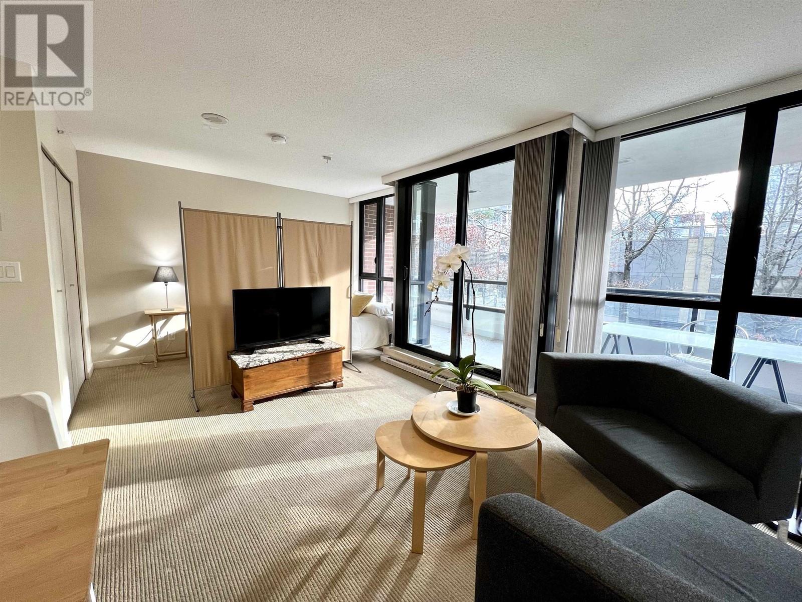 Listing Picture 5 of 24 : 301 909 MAINLAND STREET, Vancouver / 溫哥華 - 魯藝地產 Yvonne Lu Group - MLS Medallion Club Member